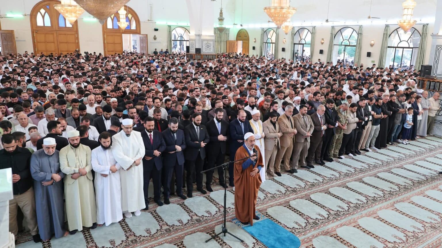 السوريون يحتفلون بعيد الأضحى المبارك وسط تدفق للمغتربين ودعوات للوحدة